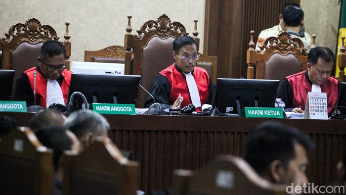 Sidang lanjutan Harvey Moeis di kasus korupsi tata kelola timah kembali dilanjutkan hari ini. Jaksa menghadirkan 5 saksi dari PT Timah.