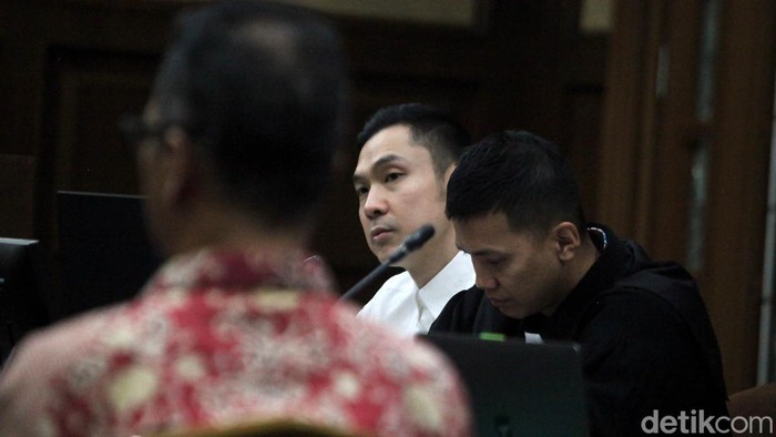Sidang Korupsi Timah Harvey Moeis, Jaksa Hadirkan 5 Saksi Sidang lanjutan Harvey Moeis di kasus korupsi tata kelola timah kembali dilanjutkan hari ini. Jaksa menghadirkan 5 saksi dari PT Timah.
