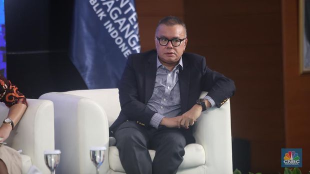 Staf Khusus Menteri Perdagangan Bidang Perjanjian Perdagangan Internasional Kementerian Perdagangan RI, Bara Krishna Hasibuan menyampaikan pemaparan dalam acara Trade Corner Special Dialogue di Auditorium Gedung Kementerian Perdagangan, Jakarta, Kamis (29/8/2024). (CNBC Indonesia/Faisal Rahman)
