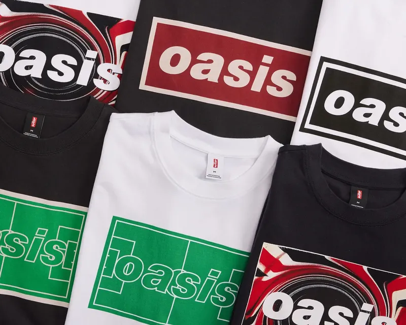 T-shirt Kolaborasi Oasis dan Levi's T-shirt Kolaborasi Oasis dan Levi's.