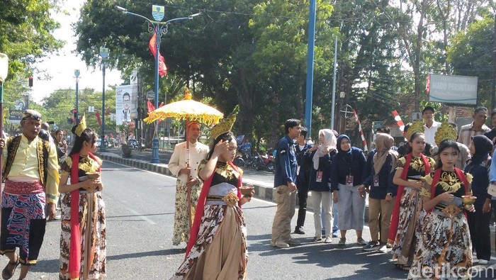 Tari papag pada bala sedulur Cirebon