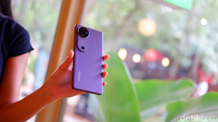 Vivo V40
