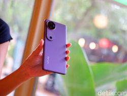 Unboxing Vivo V40, Bawa Kamera Zeiss dan Tampilan Mewah