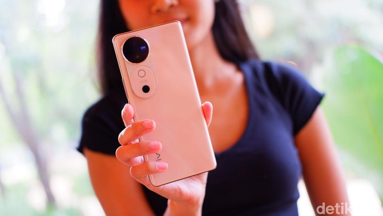 Vivo V40
