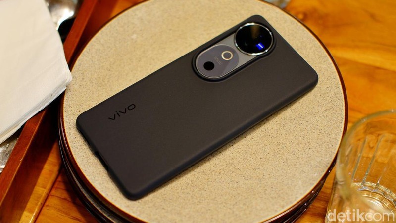 Vivo V40