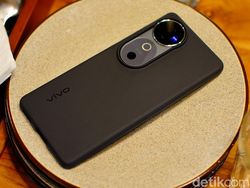 Unboxing Vivo V40, Bawa Kamera Zeiss dan Tampilan Mewah