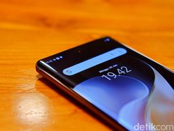 Unboxing Vivo V40, Bawa Kamera Zeiss dan Tampilan Mewah