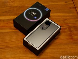 Unboxing Vivo V40, Bawa Kamera Zeiss dan Tampilan Mewah