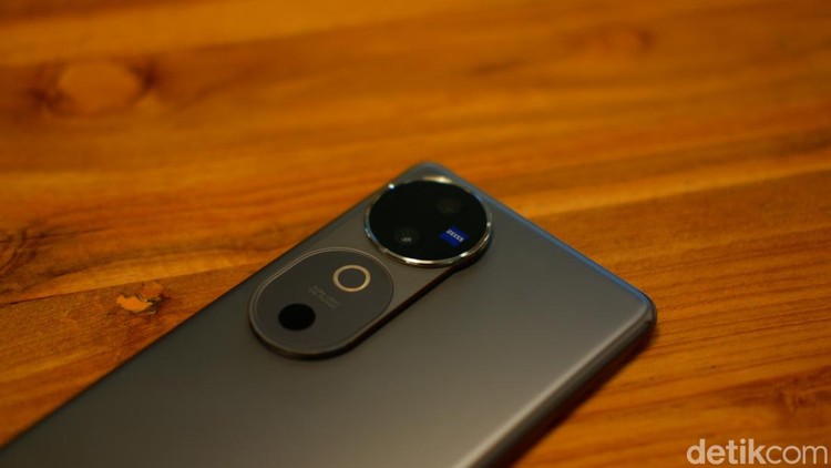 Vivo V40 Vivo V40
