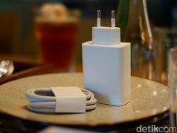 Unboxing Vivo V40, Bawa Kamera Zeiss dan Tampilan Mewah