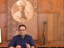 Lukisan Diponegoro dan Tongkat Jadi Latar Video, Anies Jelaskan Alasannya