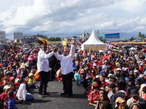 Antusias Masyarakat Antarkan Joel Maju Pilbup Timika