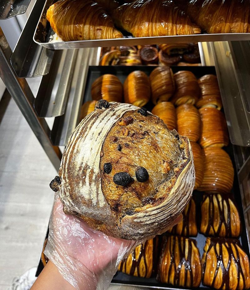 artisan bakery populer di BSD dan Gading Serpong