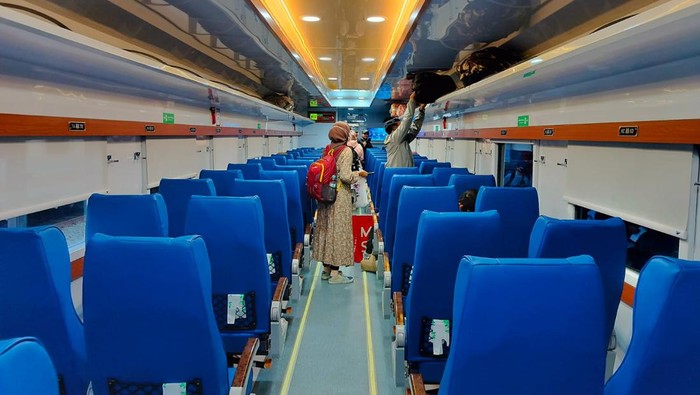 PT Kereta Api Indonesia (Persero) akan mengoperasikan kereta ekonomi new generation versi modifikasi pada KA 225F (KA Menoreh relasi Semarang Tawang Bank Jateng-Pasarsenen) dan KA  226F (KA Menoreh relasi Pasarsenen - Semarang Tawang Bank Jateng) terhitung mulai 1 September 2024.