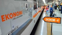 VP Public Relations KAI Anne Purba mengatakan, upgrade kereta kelas ekonomi tersebut menggantikan jenis kursi berhadapan menjadi kereta ekonomi new generation versi modifikasi dengan 72 tempat duduk.
