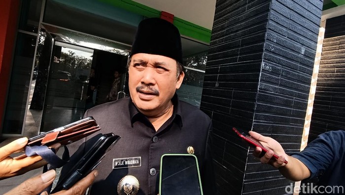 Bupati Pangandaran Jeje Wiradinata yang didaftarkan jadi Calon Gubernur Jabar 2024 diusung PDIP.