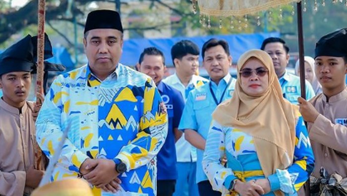 Chaidir Syam-Suhartina Bohari.