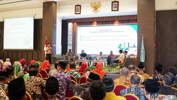 Dinas Pendidikan terus meningkatkan mutu pendidikan dengan sarasehan