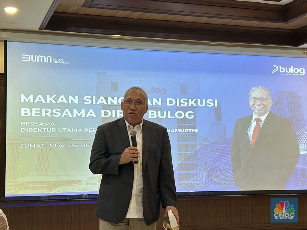 Direktur Utama Perum Bulog Bayu Krisnamurthi dalam Diskusi Media di Kantor Pusat Bulog, Jakarta, Jumat (30/8/2024). (CNBC Indonesia/Martyasari Rizky)