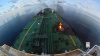 Perwakilan Tetap Iran di PBB dalam sebuah pernyataan mengungkap persetujuan Houthi untuk membiarkan tim penyelamat membantu kapal tanker minyak berbendera Yunani yang masih terbakar di Laut Merah.