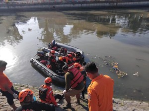 Penyebab Kematian Pria Mengapung di Kalimas Surabaya Diselidiki