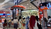 Adalah GAGA Thai Tea gerai minuman yang populer dan terkenal enak di Bangkok, Thailand. Kini GAGA Thai Tea sudah bisa dinikmati di Jakarta. Foto: detikcom/Riska Fitria