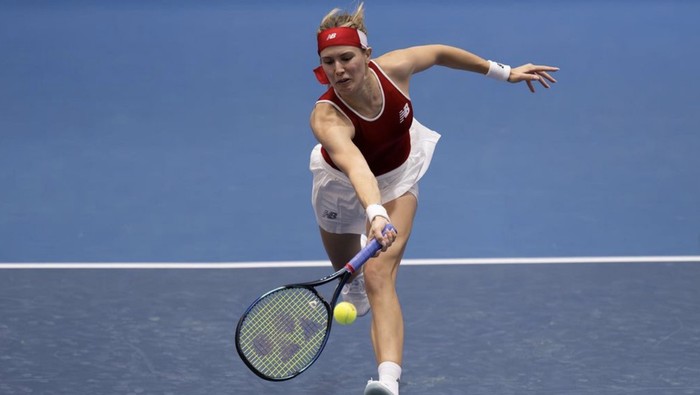 Genie Bouchard bakal tanding tenis lawan Luna Maya. Seperti apa? Acara sportainment bakal kembali tersaji di Jakarta. Kali ini yang tanding tak main-main, ada petenis tercantik di dunia Genie Bouchard melawan artis Luna Maya.