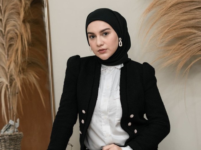 Inspirasi Gaya Hijab Irish Bella
