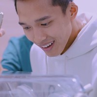 Jonathan Christie pun tampak begitu bahagia dan bersemangat menyambut kehadiran putra pertamanya. Kini pebulu tangkis 26 tahun itu telah resmi menjadi seorang ayah. Foto: Instagram/@jonathanchristieofficial