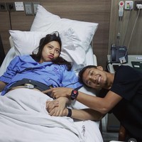 Istri pebulu tangkis Jonathan Christie, Shanju, baru saja melahiran anak pertama mereka pada 24 Agustus 2024. Melalui akun Instagramnya, pasutri tersebut membagikan momen bahagia detik-detik kelahiran sang buah hati. Foto: Instagram/@jonathanchristieofficial