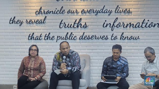 Kementerian Komunikasi dan Informatika menjelaskan soal tuntutan yang disampaikan para driver ojek dan kurir online dalam aksi demo yang digelar Kamis (29/8/2024). (CNBC Indonesia/Intan Rakhmayanti Dewi)
