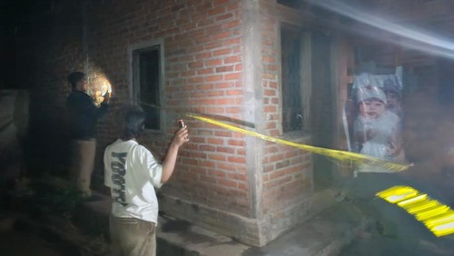 Kondisi rumah orang tua yang dibakar PS di Desa Patemon, Kecamatan Seririt, Buleleng, Bali, Selasa (27/8/2024). (Polres Buleleng)