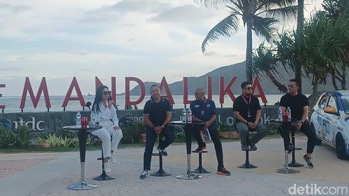 Konferensi pers Sunset Road to MotoGP 2024 di Kuta Beach Park, Lombok Tengah, Jumat (30/8/2024). (Edi Suryansyah/detikBali)
