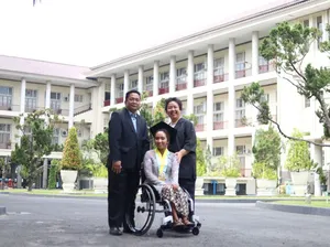 Kerja Keras dan Kasih Orang Tua Antarkan Atlet Disabilitas Raih Gelar Sarjana UGM