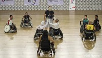 Rugby kursi roda adalah olahraga yang dimainnkan atlet disabilitas dengan elemen bola tangan, basket kursi roda dan kontak cepat.