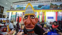Beragam UMKM lokal dari tiap daerah, Aceh hingga Papua dapat ditemui.