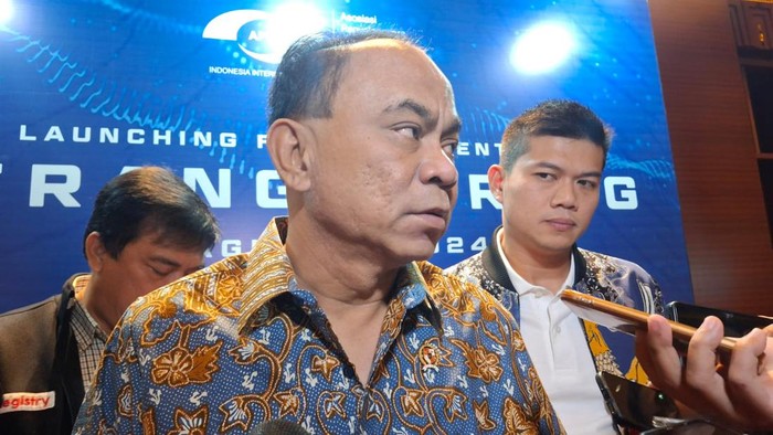 Kominfo berpegang teguh dengan janji untuk mendengarkan dan membereskan tuntutan para drivel ojol. Menurutnya, tak cuma Kominfo, lembaga lain dan pemerintah daerah juga memiliki peran dalam menyelesaikan isu ini.