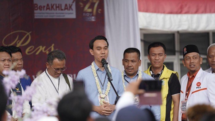 Muchendi-Supriyanto mendaftar di KPU OKI dengan dukungan 10 Parpol.