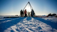 Conducted through the U.S Navy Arctic Submarine Laboratorys biennial Ice Camp, this field test marked IceNodes first in a polar environment. The team hopes to one day deploy a fleet of the autonomous robots beneath Antarctic ice shelves, in this undated handout. U.S. NAVY/SCOTT BARNES/Handout via REUTERS    THIS IMAGE HAS BEEN SUPPLIED BY A THIRD PARTY. MANDATORY CREDIT