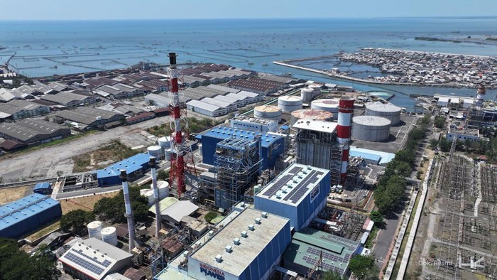 Pembangkit Listrik Tenaga Gas dan Uap (PLTGU) Tambak Lorok Blok 3 di Semarang, Jawa Tengah diresmikan, Jum’at (30/8). PLTGU ini akan memasok listrik di area Jawa dan Bali.