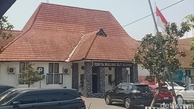 Bagian depan RSUP Dr Soeradji Tirtonegoro Klaten yang bersejarah. Foto diunggah Jumat (30/8/2024).