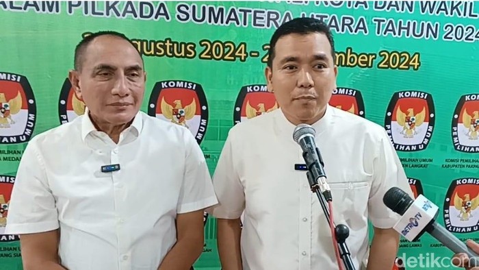 Hasan bersama Edy saat memberikan keterangan pers usai menjalani pemeriksaan kesehatan di RSUP Adam Malik, Medan (Nizar Aldi/detikSumut)