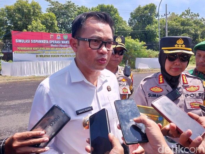 Pj Bupati Cirebon Wahyu Mijaya