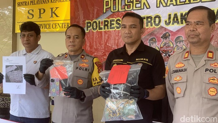 Polsek Kalideres menangkap sejoli yang menggugurkan kandungan secara ilegal.