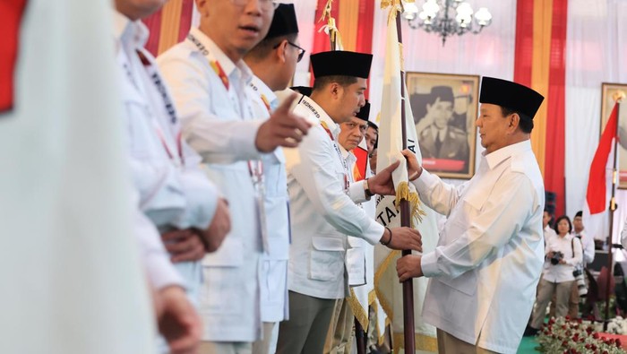 Prabowo kukuhkan Ade Jona dan Sugiat Santoso menjadi Ketua dan Sekretaris DPD Gerindra Sumut
