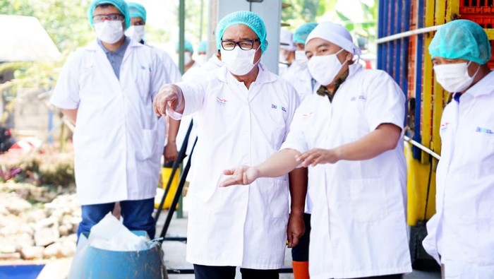 PT Rajawali Nusantara Indonesia (Persero)/Holding BUMN Pangan ID Food memulai kembali penyaluran bantuan pangan penanganan stunting.
