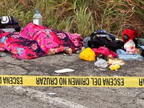 Rombongan Migran Tertabrak, 3 Orang Tewas 17 Lainnya Terluka