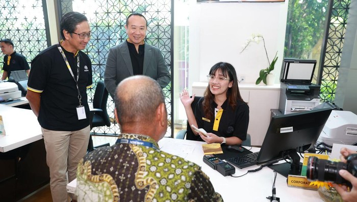 Sambut Hari Pelanggan Nasional di Perbankan Perayaan Hari Pelanggan Nasional juga ikut dirayakan oleh instansi perbankan di Indonesia. Ini salah satunya.