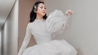 Sinna Sherina Munaf atau yang dikenal dengan nama Sherina Munaf saat ini menjadi perbincangan usai foto kebersamaan dengan suaminya, Baskara Mahendra tidak terlihat di Instagram miliknya. Foto: instagram Sherina Munaf