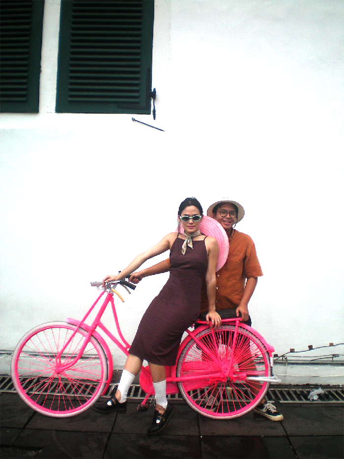 Sheryl Sheinafia Sheryl Sheinafia berkolaborasi dengan Refo dan Fauna dalam single baru Romansa Romansaan.